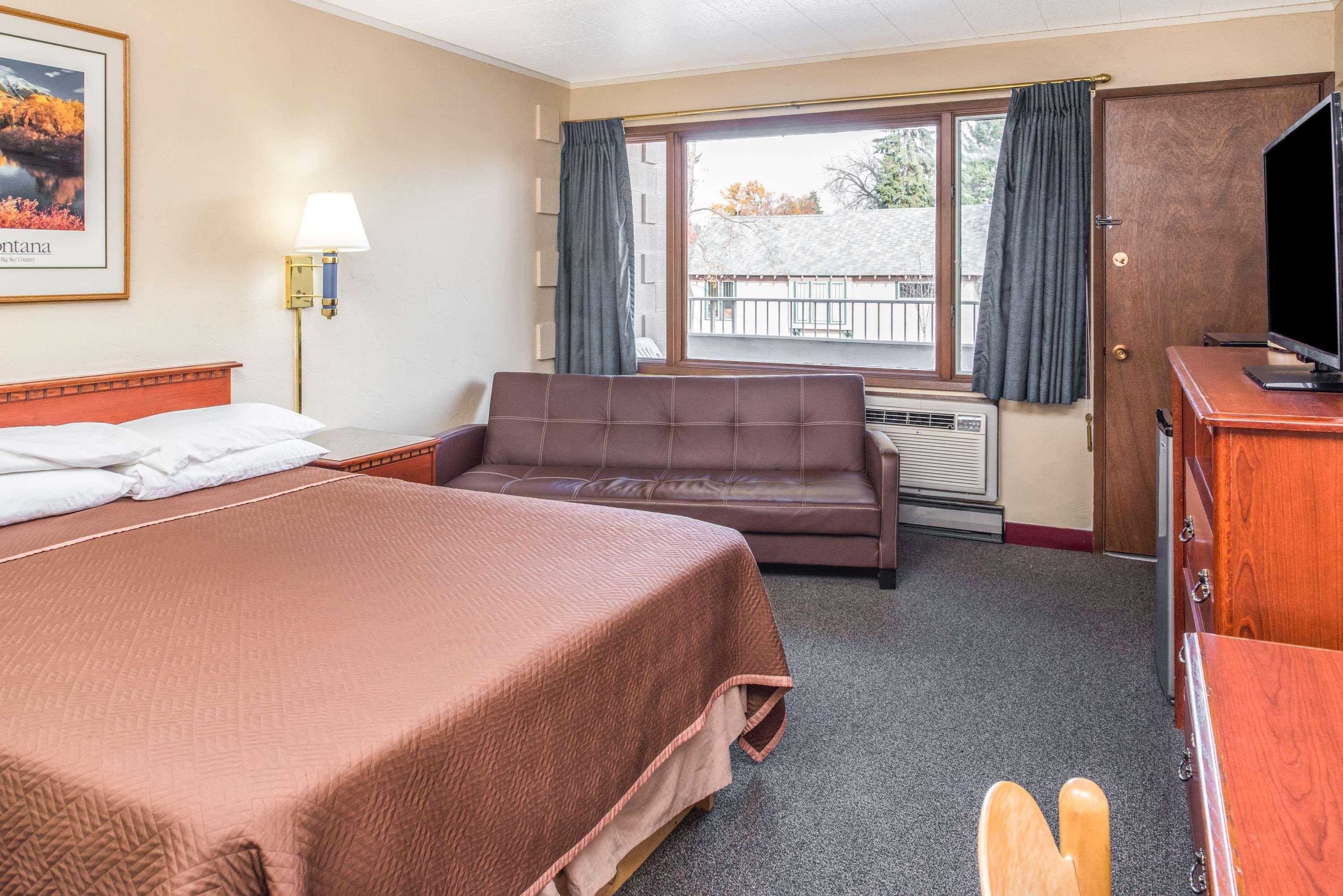 Travelodge By Wyndham Калиспел Екстериор снимка