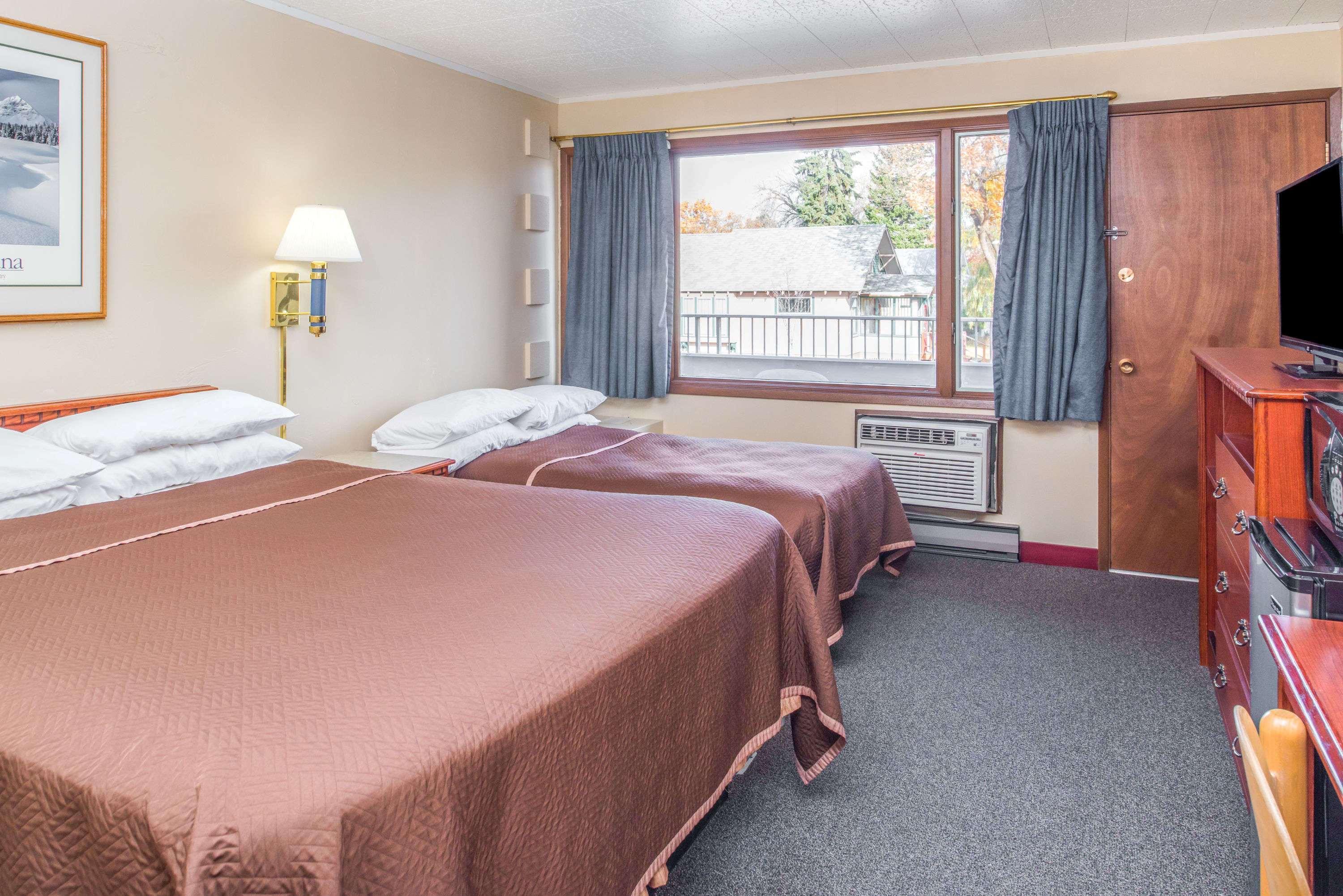 Travelodge By Wyndham Калиспел Екстериор снимка