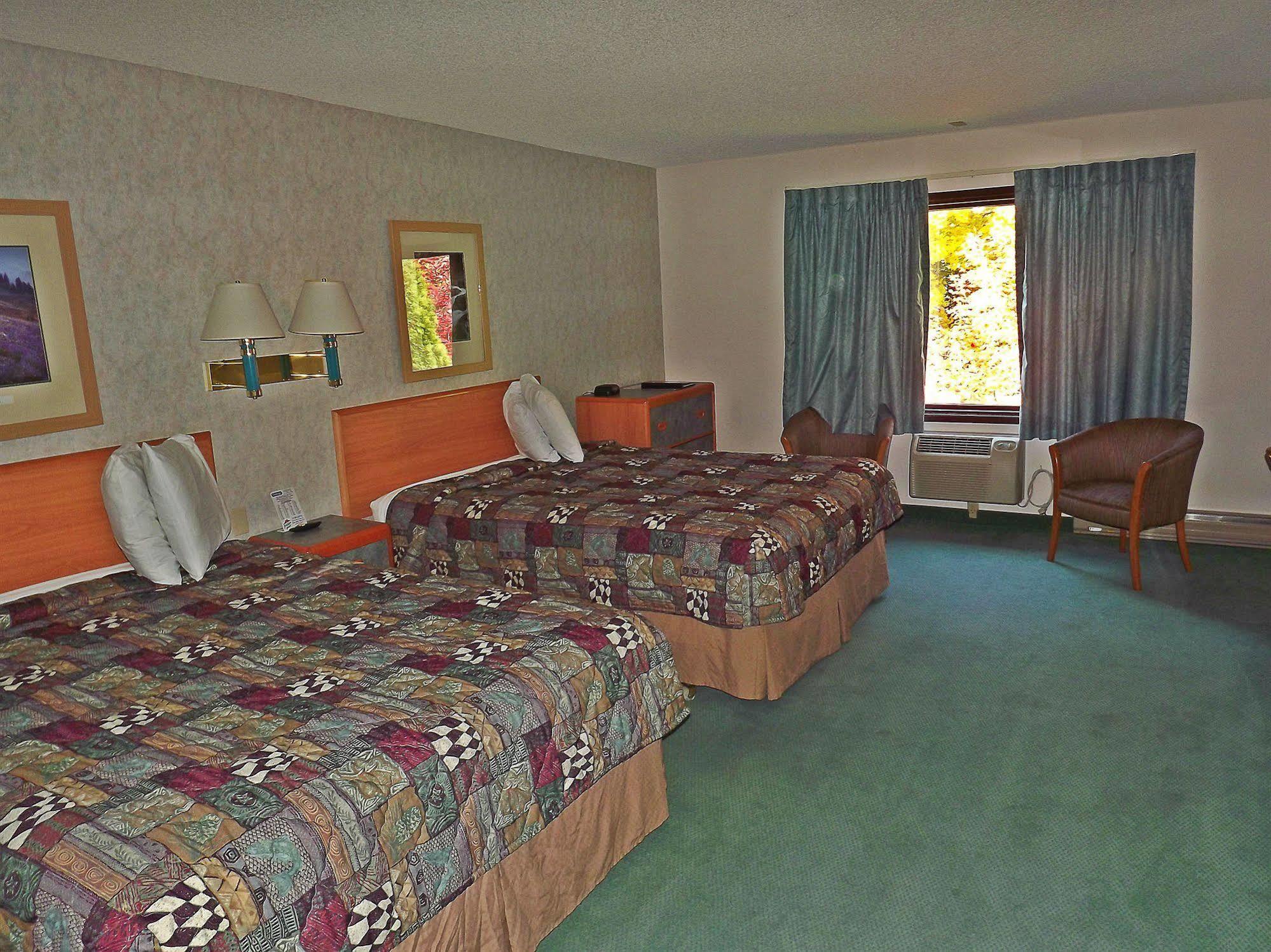 Travelodge By Wyndham Калиспел Екстериор снимка
